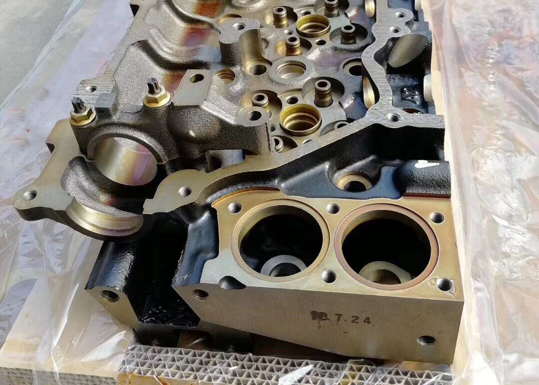 4HK1 6HK1 8-97602-687-0 8-97606-992-5 Testa di cilindro in ferro originale